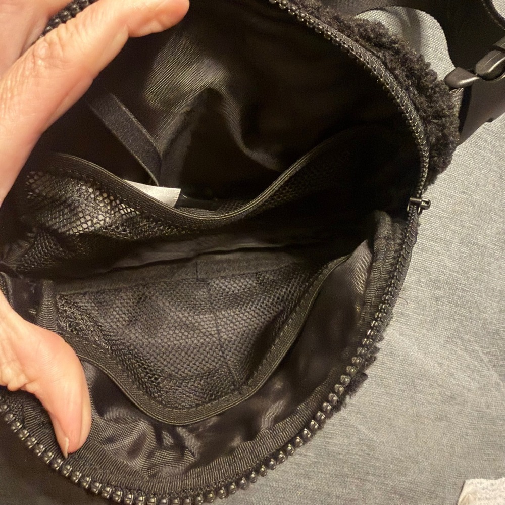 Lole Black Sherpa Belt Bag Fleece Waist Pack Fanny Pack Adjustable Logo Strap - Picture 6 of 11